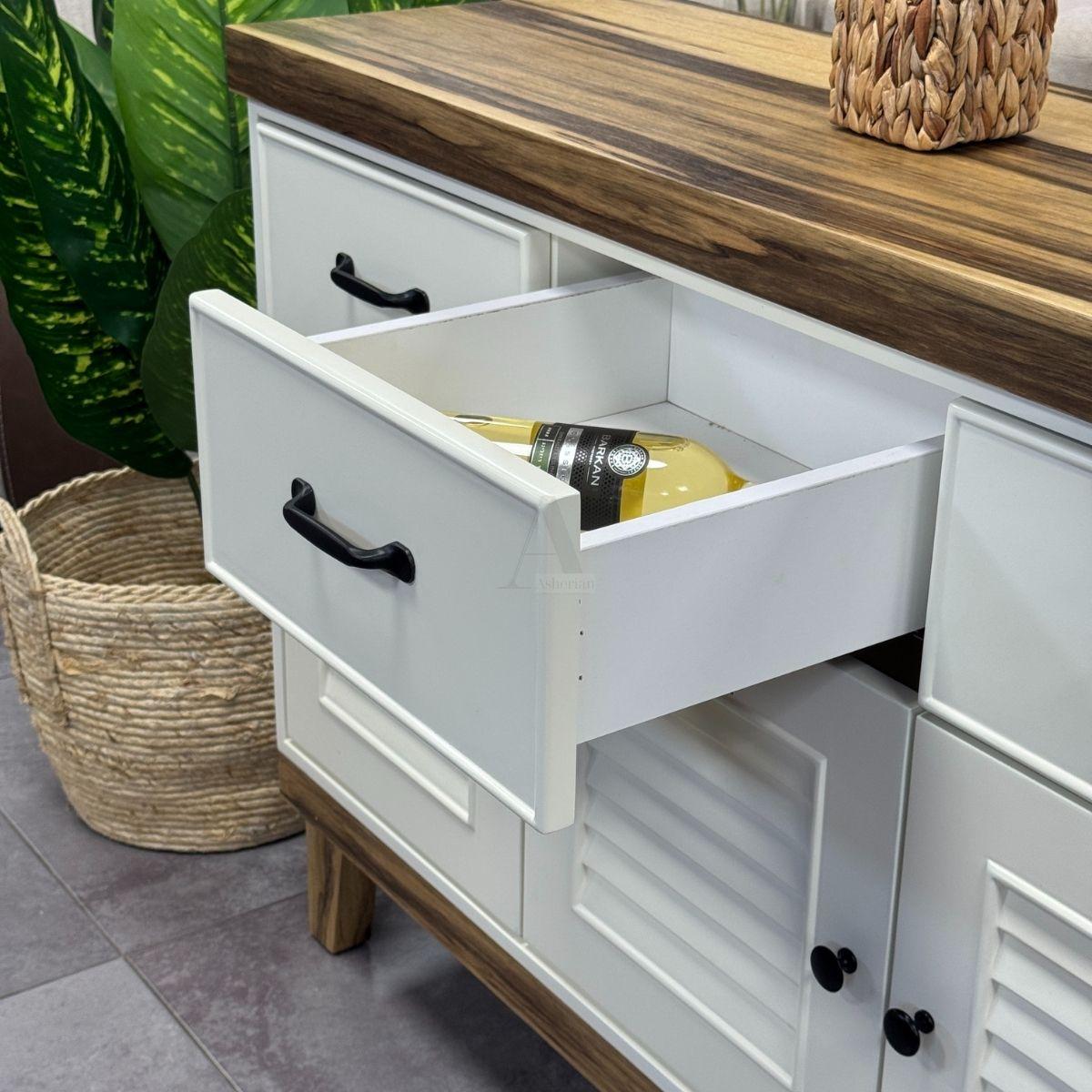 MONIK | שידת אחסון מודרנית עם מגירות רחבות ורגלי עץ