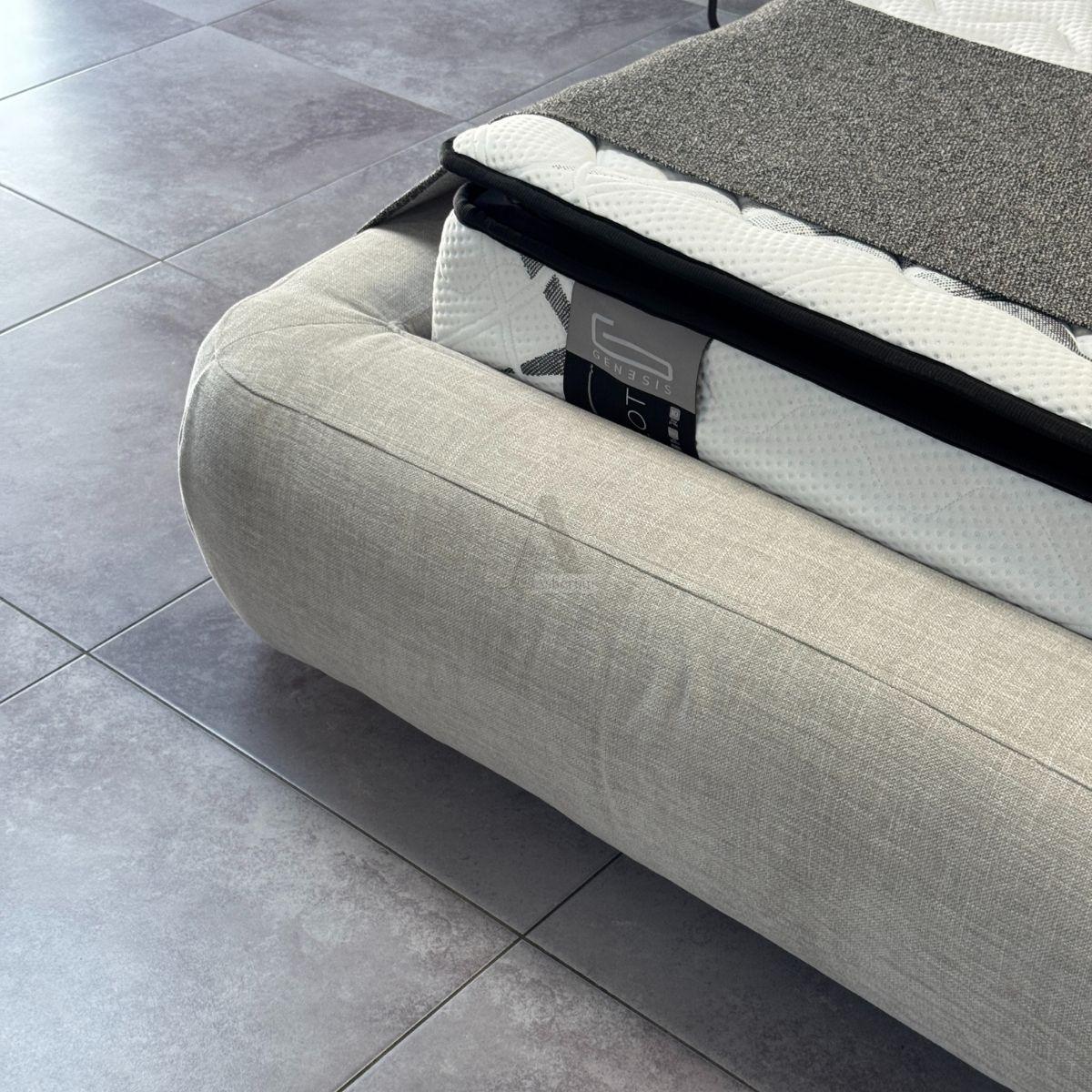 LUNE | מיטה זוגית מרופדת בעיצוב מודרני ורך