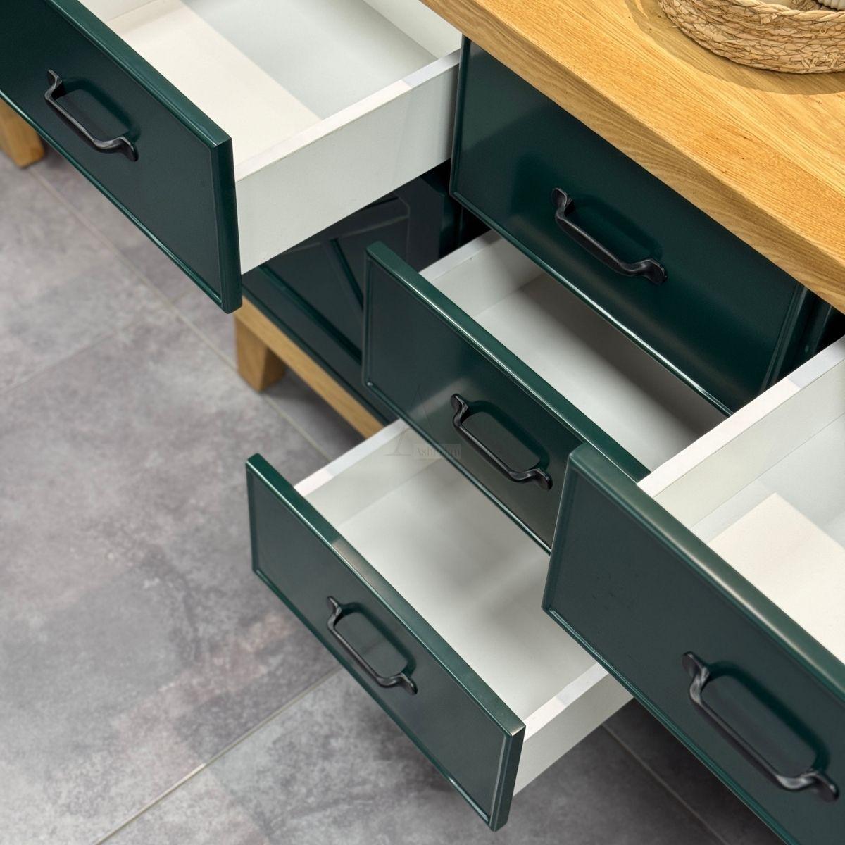 BAR | שידת אחסון כפרית עם דלתות אסם ומגירות