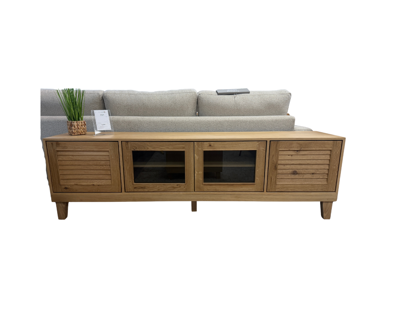 ATLAS | מזנון טלוויזיה כפרי עם חזית תריס ורגלי עץ