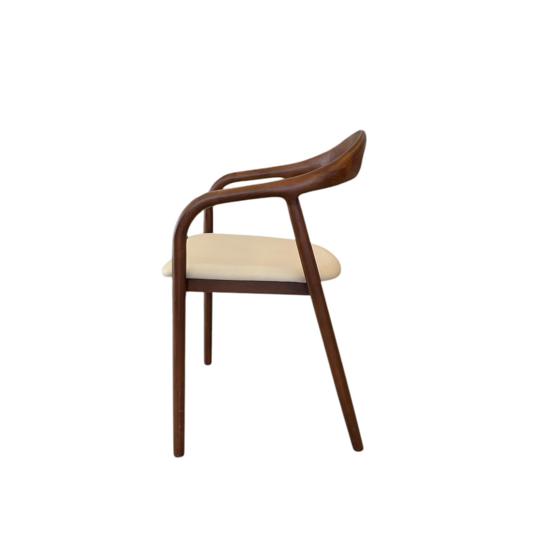 CACAO | כסא עץ מלא לפינת אוכל בגימור מיוחד