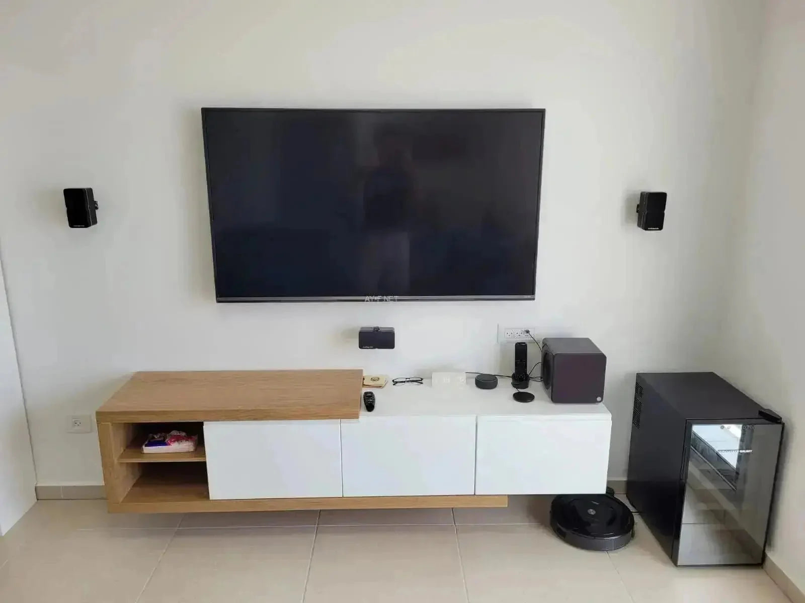 EINAV | מזנון צף מעוצב לסלון עם תא מדף פתוח - - אשריאן | ASHERIAN