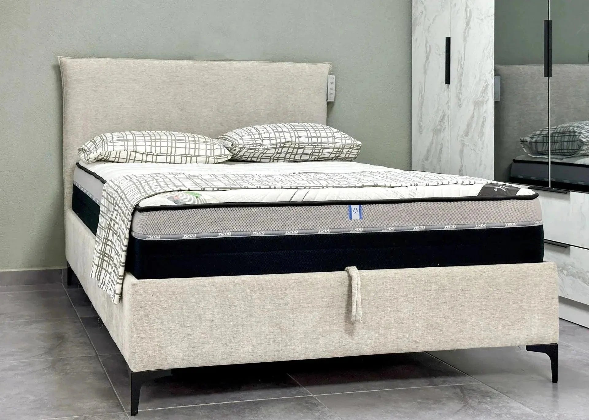 GAYA | מיטה זוגית מעוצבת עם ארגז מצעים בריפוד בד אריג - - אשריאן | ASHERIAN