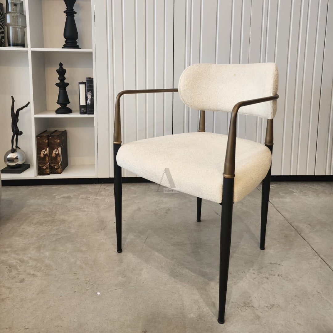 OLYMPUS | כסא אוכל יוקרתי בריפוד בוקלה עם ידיות - בז׳ - אשריאן | ASHERIAN