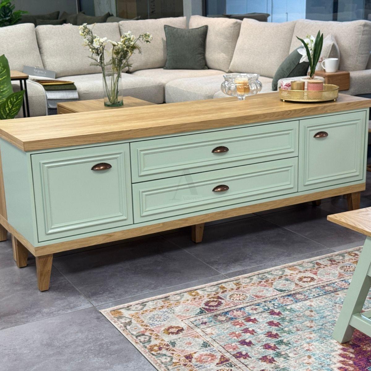 LUIZ | מזנון טלוויזיה כפרי עם חזית עץ מעוצבת ורגלי מלא