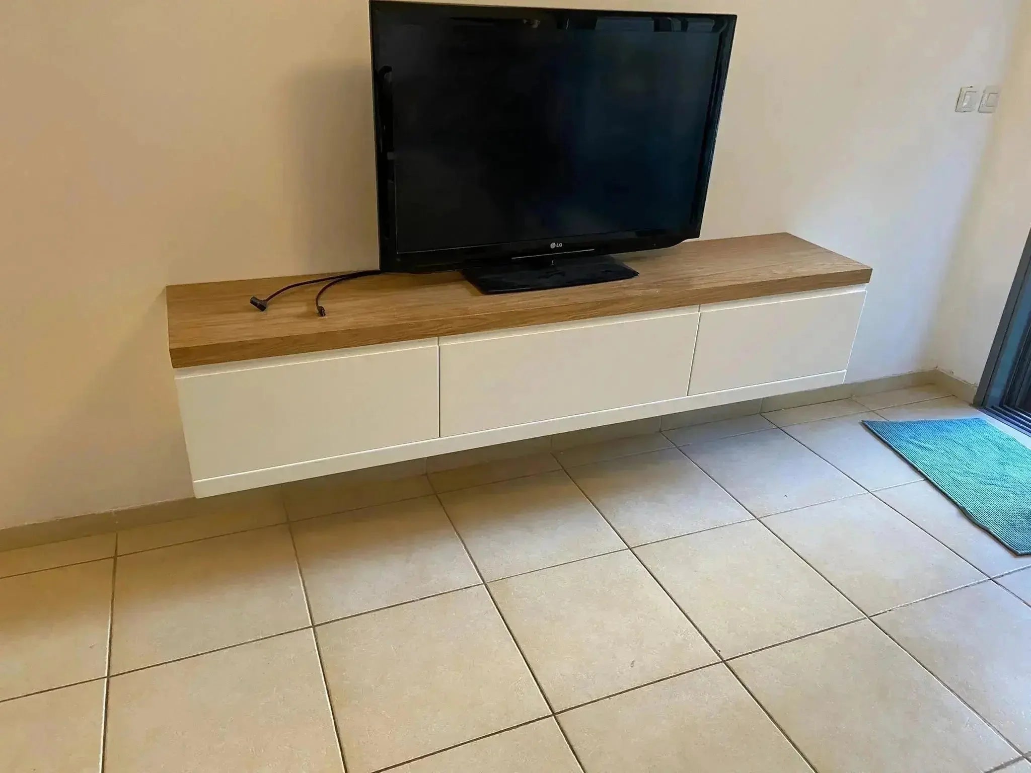 סול | מזנון טלוויזיה תלוי לסלון בעיצוב מודרני - - אשריאן | ASHERIAN