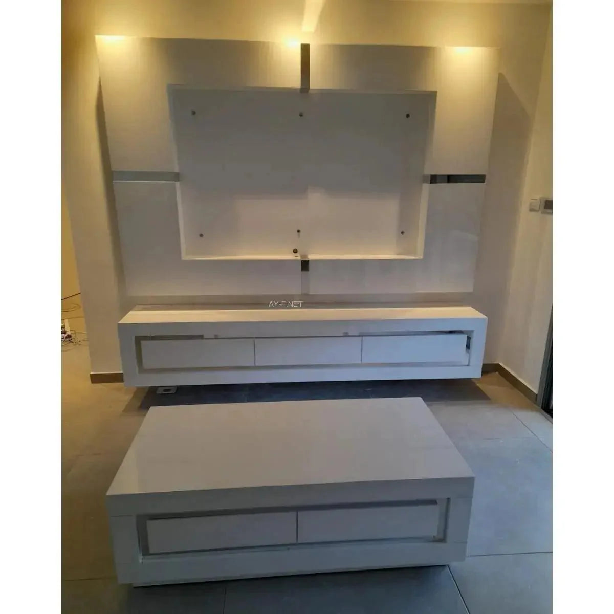 MONA | מערכת מזנון תלוי עם מסגרת לטלוויזיה בסגנון מודרני - - אשריאן | ASHERIAN