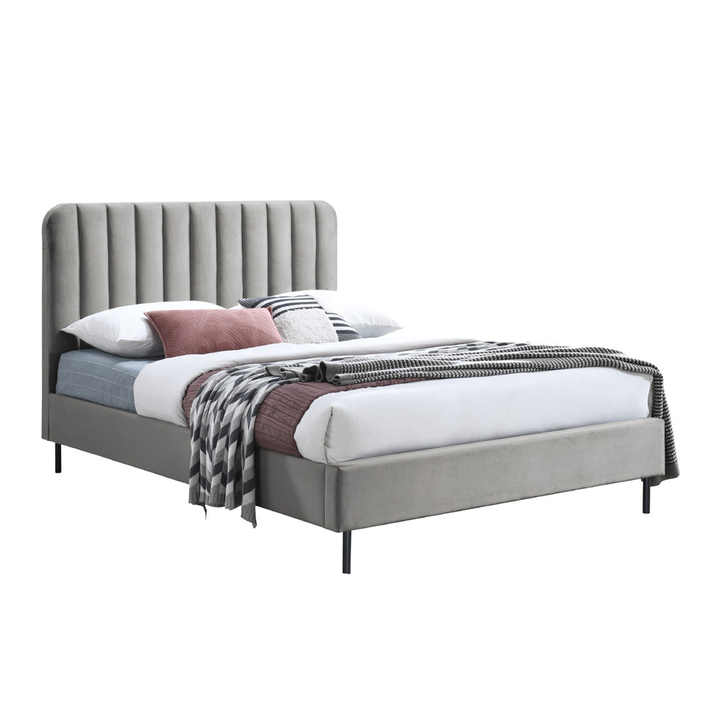 Nina | מיטה וחצי מעוצבת עם ראש פסים בריפוד בד רך - 120/190 ס״מ קרם - אשריאן | ASHERIAN