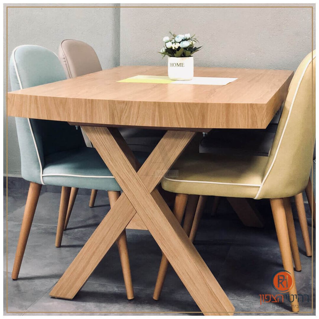 DALI | שולחן אוכל מלבני מעוגל בגוון אלון טבעי עם 2 הגדלות