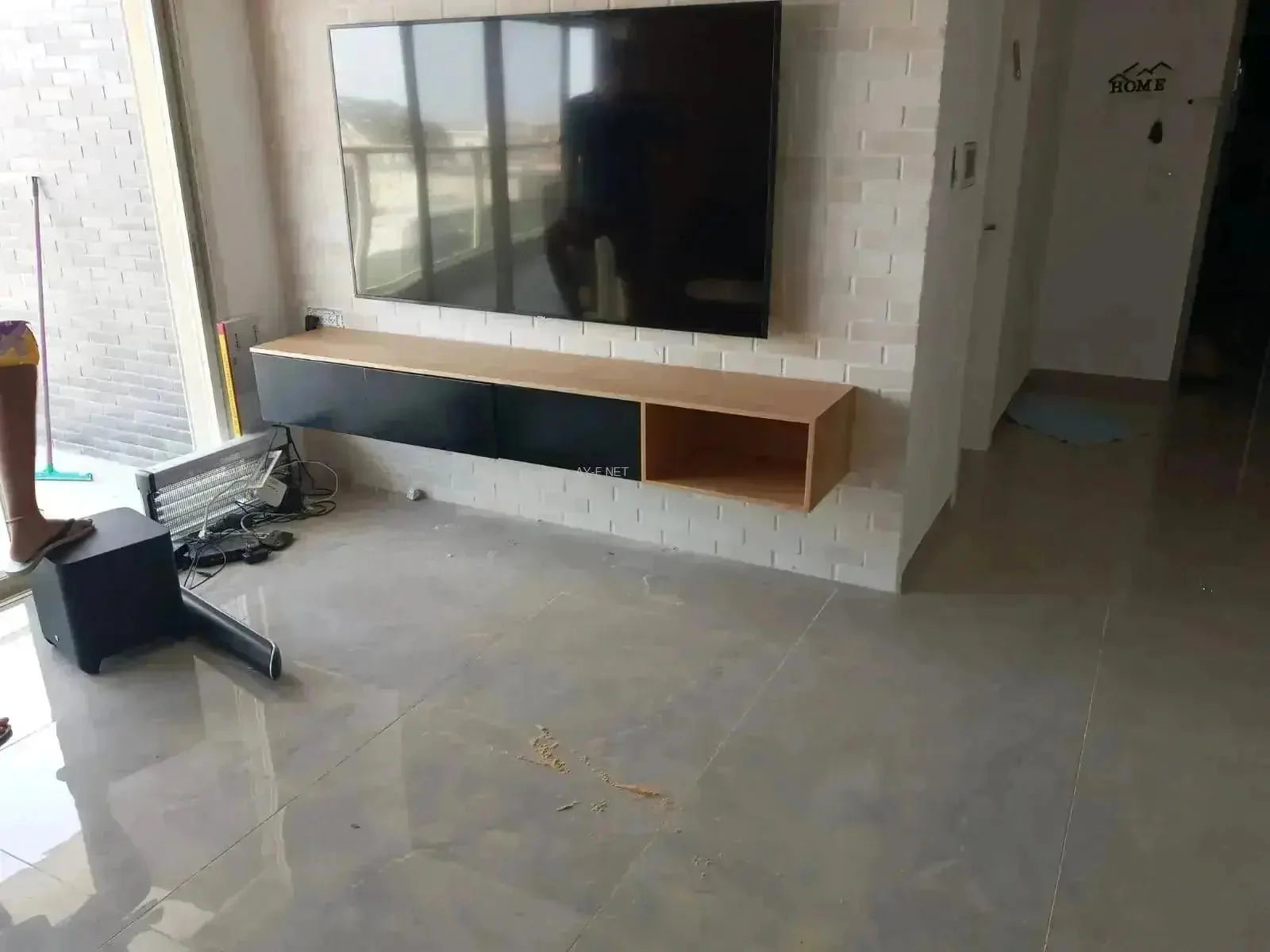 STOCK | מזנון צף לסלון במראה מינימליסטי עם מדף פתוח ו-3 מגירות - - אשריאן | ASHERIAN