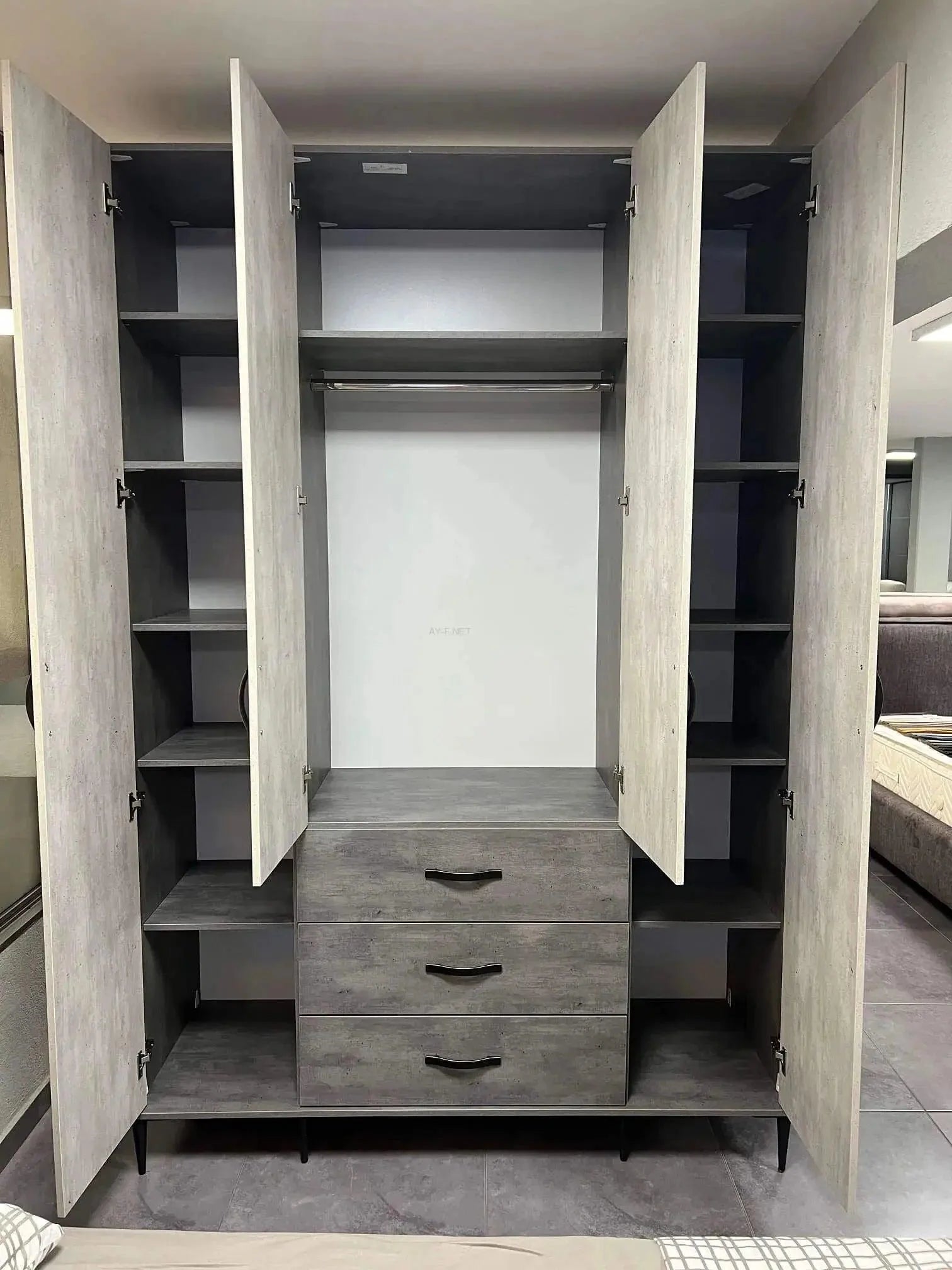 Tavor | ארון פתיחה 4 דלתות 1.60 מ' עם במה ו- 3 מגירות - - אשריאן | ASHERIAN