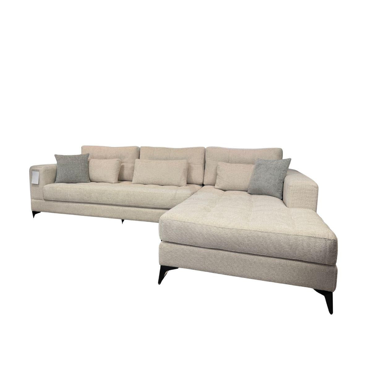 YULI | ספה פינתית נורדית עם שזלונג רחב וריפוד בד