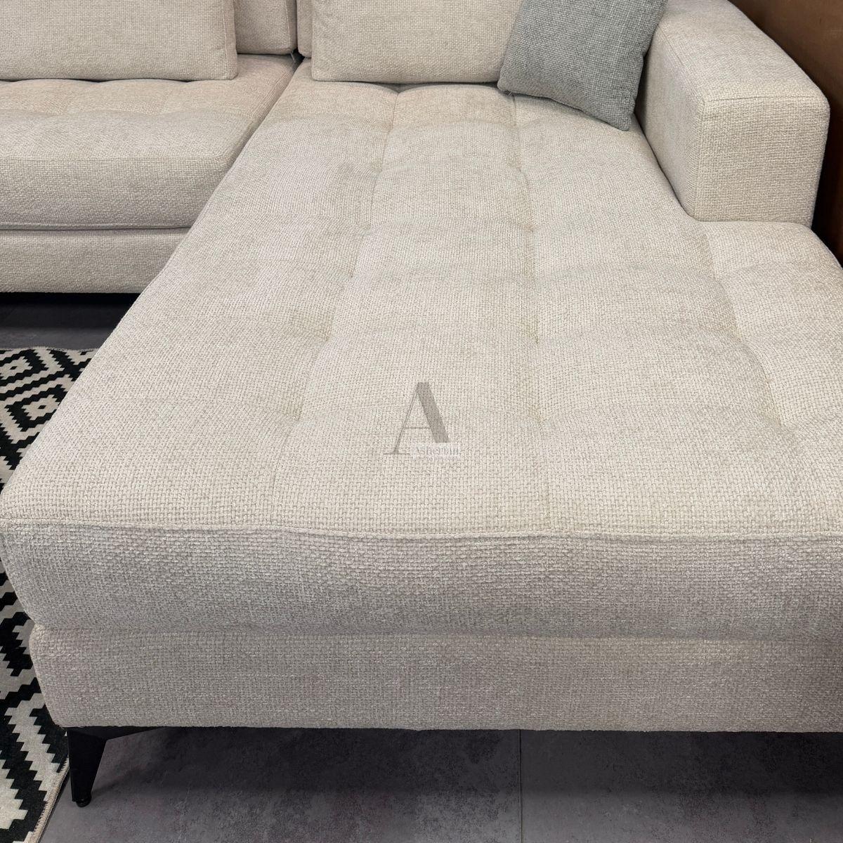 YULI | ספה פינתית נורדית עם שזלונג רחב וריפוד בד