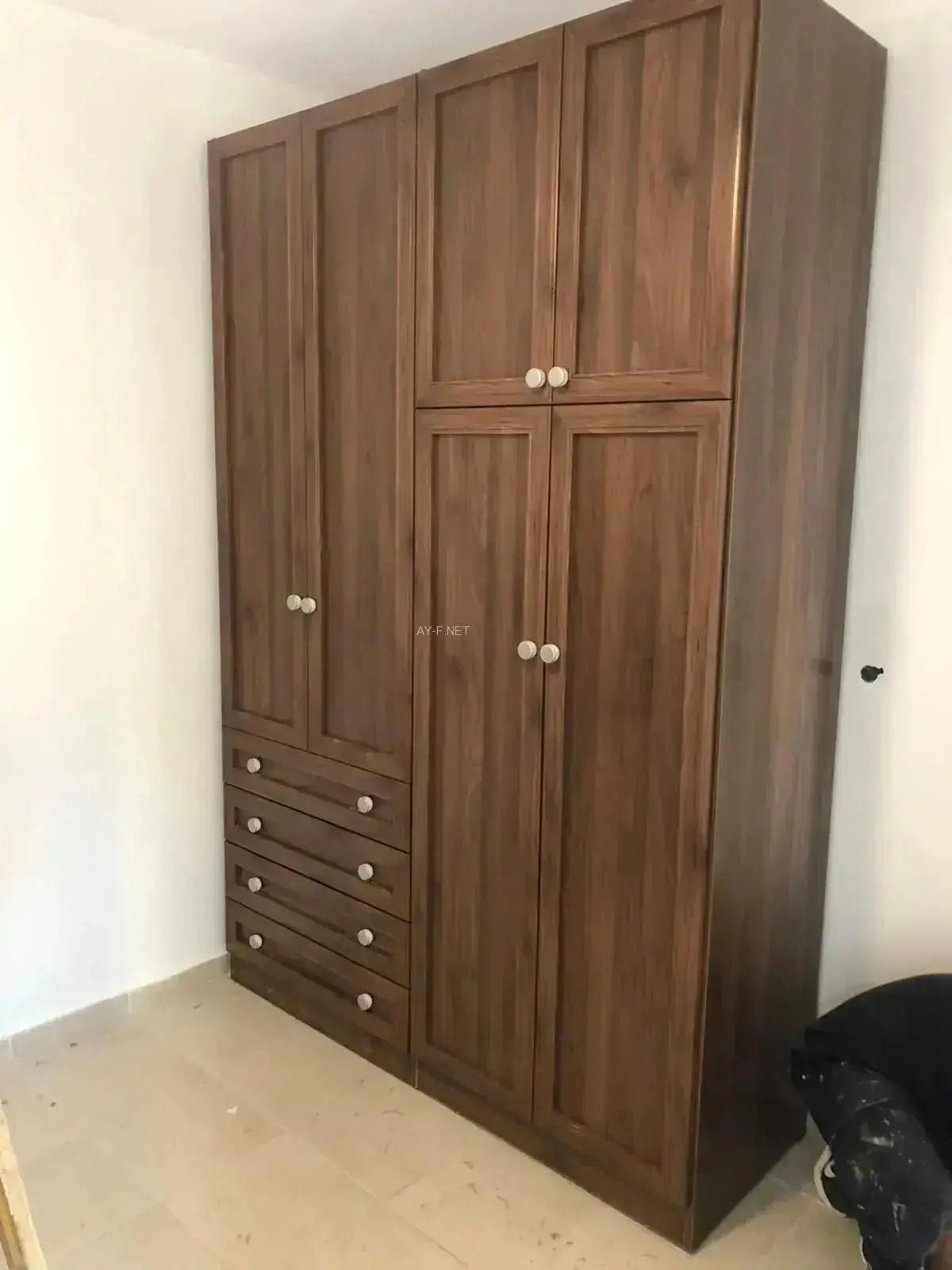 RIVKA | ארון בגדים סנדוויץ׳ בעיצוב כפרי עם מגירות וטריקות שקטות - - אשריאן | ASHERIAN