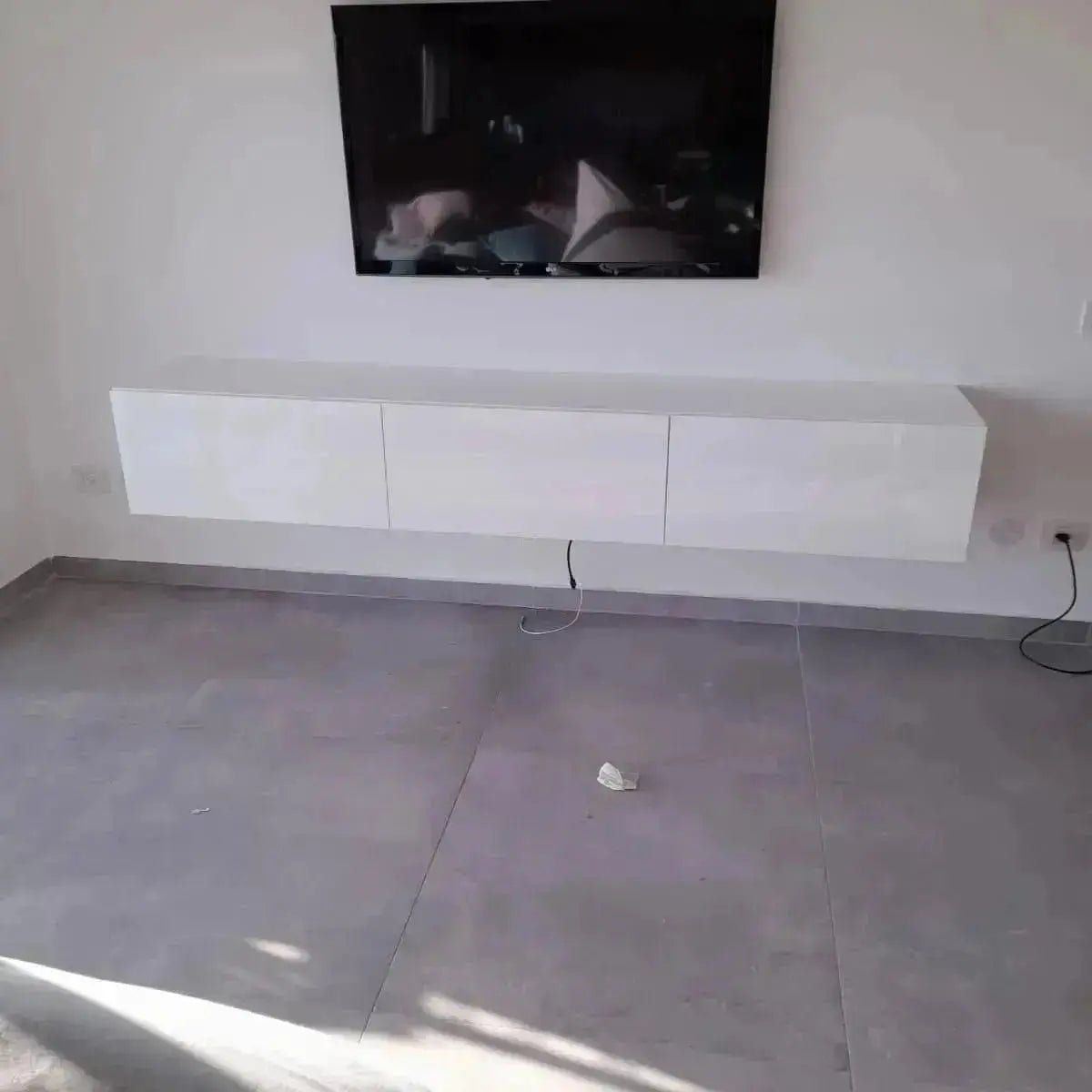 סימפוני | מזנון צף בעיצוב מודרני לסלון - - אשריאן | ASHERIAN