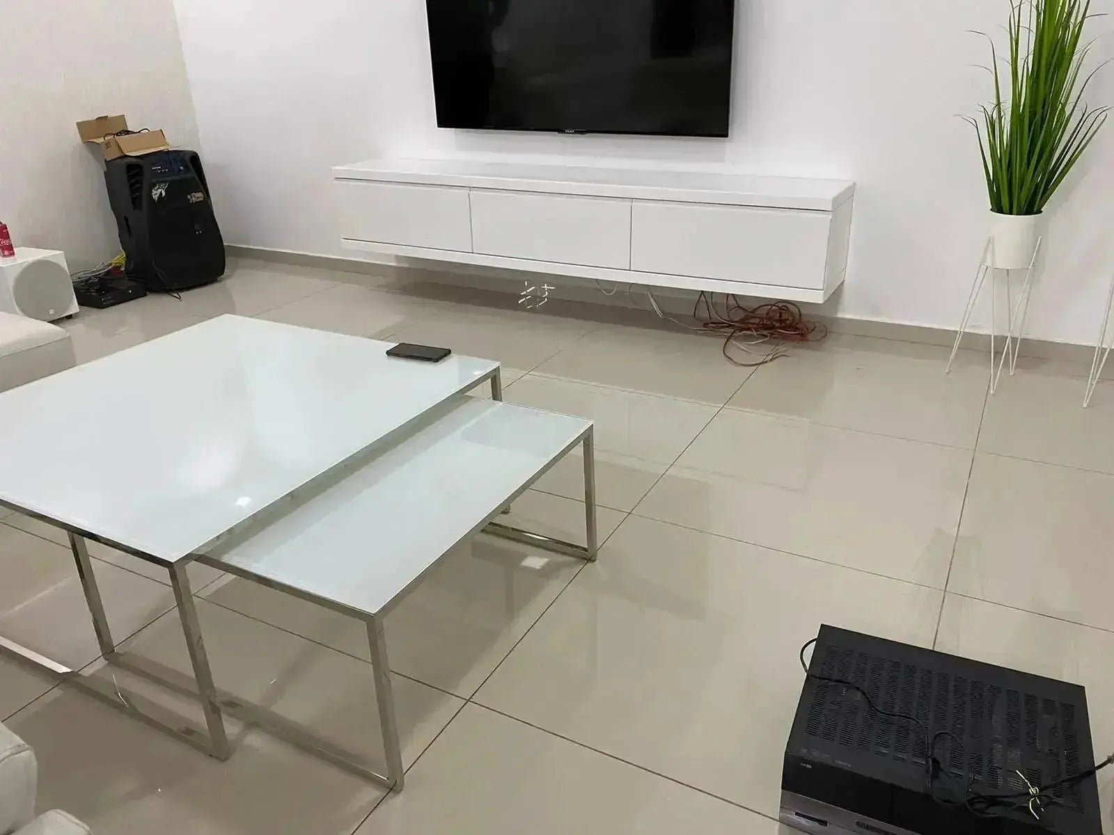 סול | מזנון טלוויזיה תלוי לסלון בעיצוב מודרני - - אשריאן | ASHERIAN