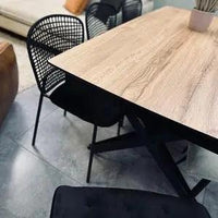 שולחנות אוכל