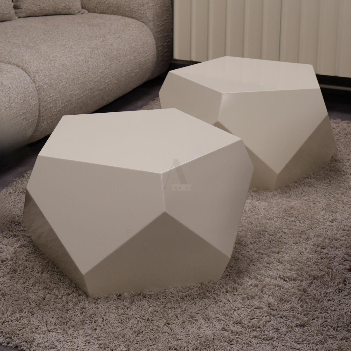 QALA | שולחן סלון מחומש בעיצוב מודרני ייחודי