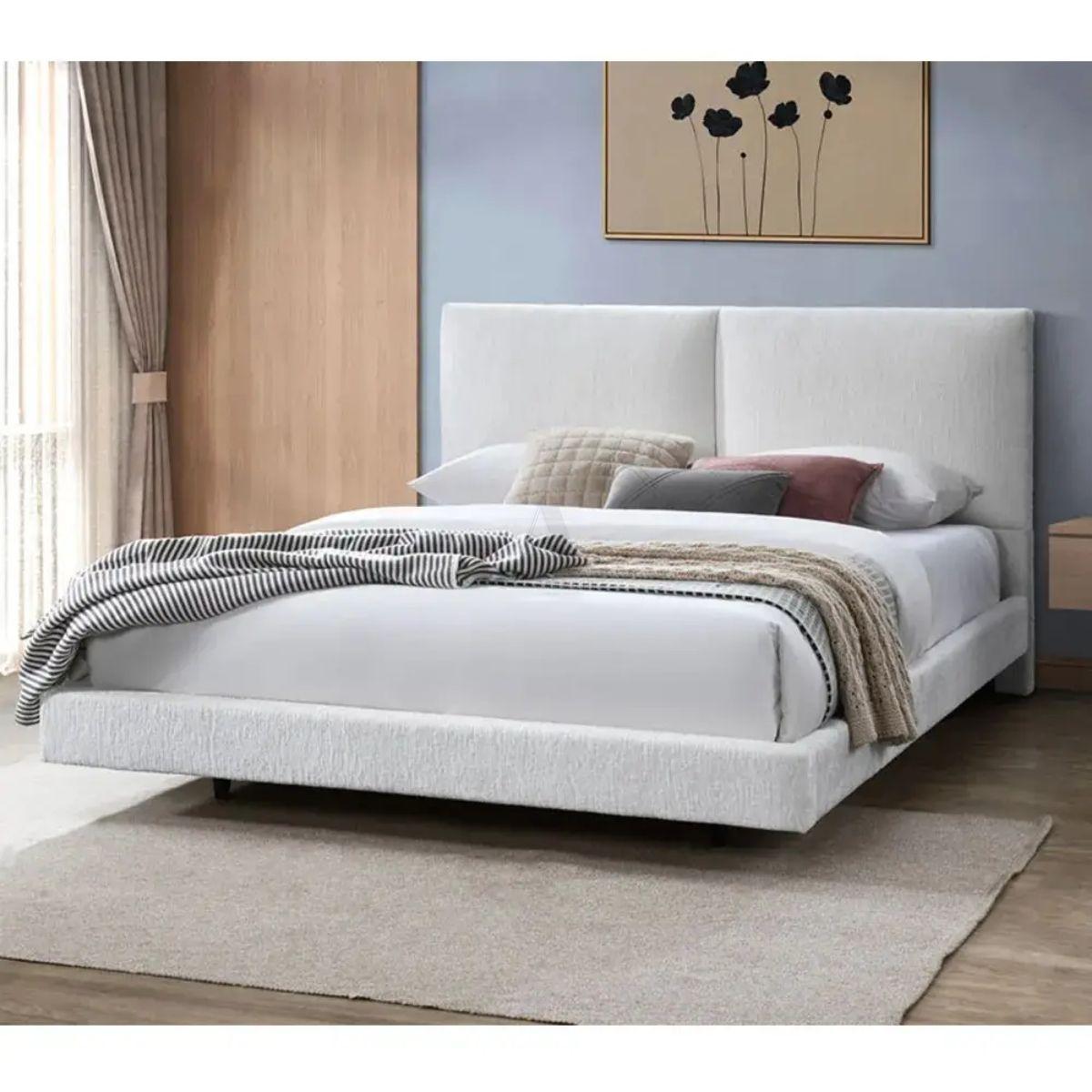 NUVE | מיטה זוגית מרופדת בעיצוב נורדי אלגנטי