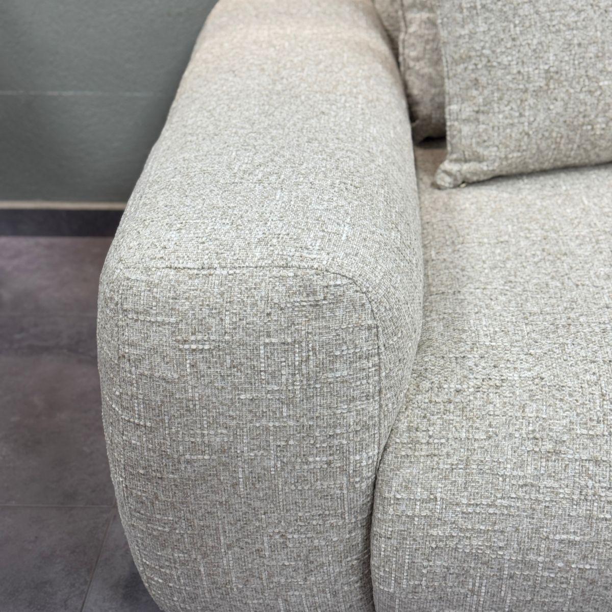 BLOOM | ספת רביצה ארוכה בעיצוב אלגנטי ומזמין